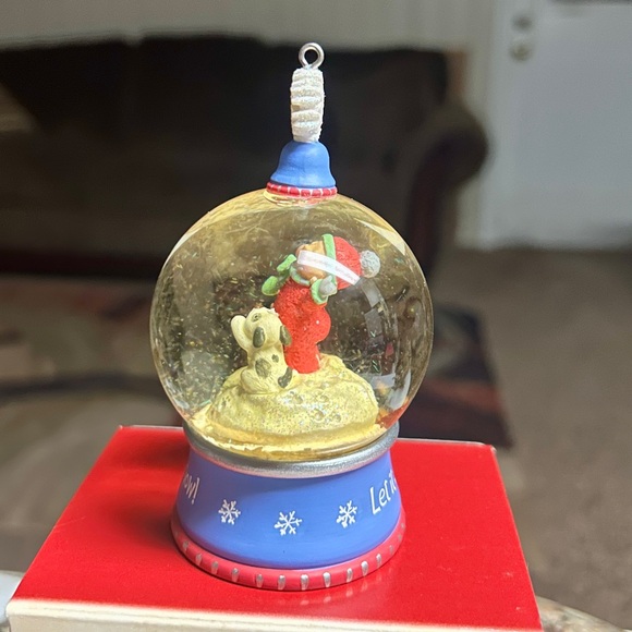 Hallmark Keepsake Ornament • First Snow • Snow Globe • 2002 • New W/Box - Picture 6 of 16